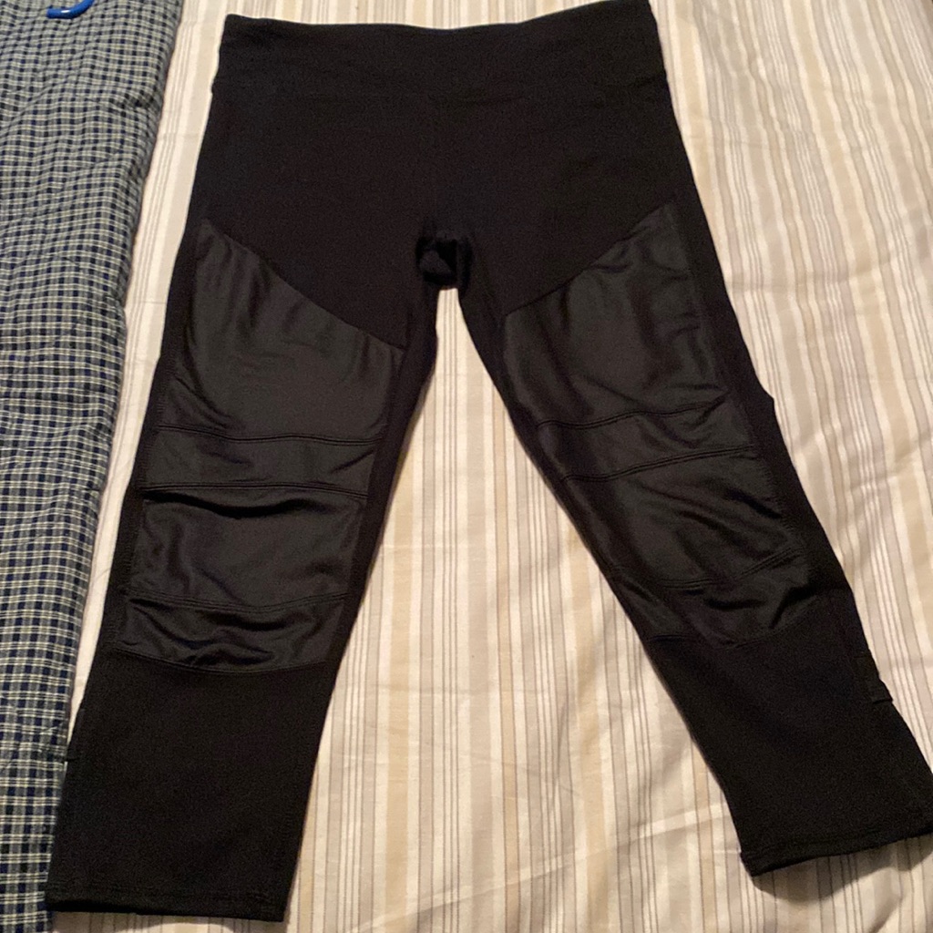 Fabletics Moto Capris